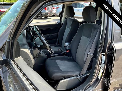 Used 2016 Jeep Patriot Sport w/ Power Value Group image 19