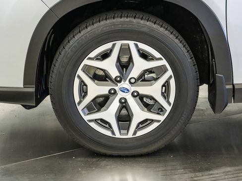Used 2024 Subaru Forester Premium AWD/4WD image 12