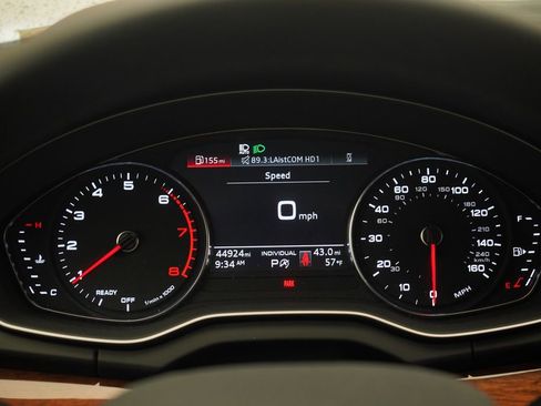 Used 2023 Audi Q5 2.0T Premium w/ Convenience Package image 10