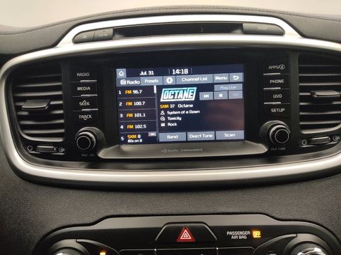 Used 2018 Kia Sorento FWD image 25