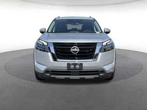 Used 2025 Nissan Pathfinder SV AWD/4WD image 9