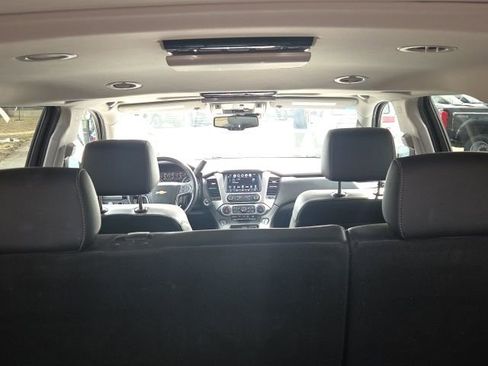 Used 2018 Chevrolet Suburban LT image 12