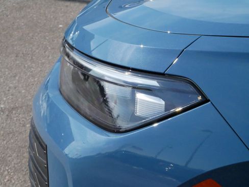 Used 2025 Volkswagen Tiguan SE image 16