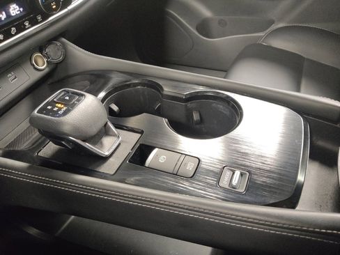 Used 2023 Nissan Rogue SL w/ SL Premium Package image 26