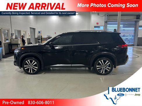 Used 2024 Nissan Pathfinder Platinum w/ Cargo Package image 1
