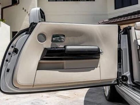 Used 2014 Rolls-Royce Phantom Drophead Coupe image 69