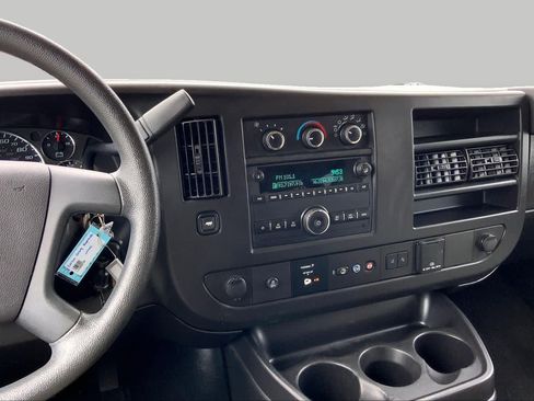 Used 2020 Chevrolet Express 2500 LT w/ LT Preferred Equipment Group RWD image 7