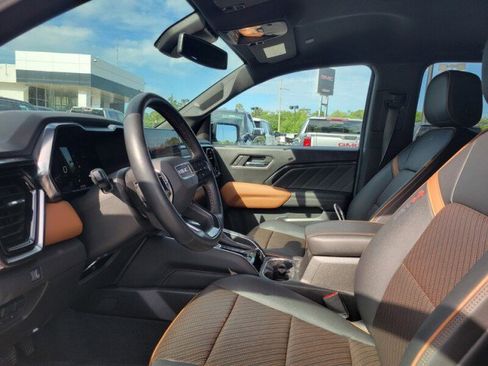 Used 2023 GMC Canyon AT4 w/ AT4 Premium Package AWD/4WD image 18