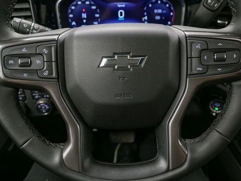 Used 2024 Chevrolet Silverado 2500 ZR2 w/ Technology Package image 38