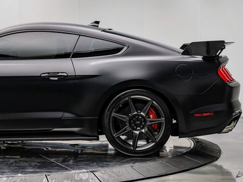 Used 2022 Ford Mustang Shelby GT500 w/ Carbon Fiber Track Pack RWD image 11