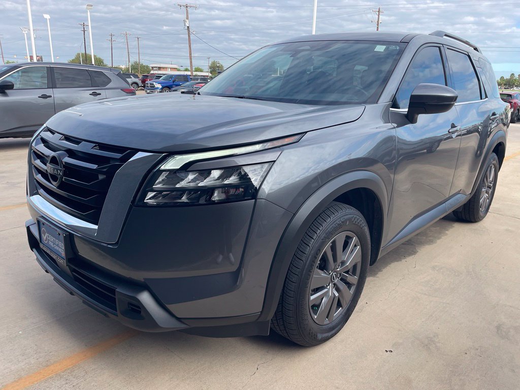 Used 2025 Nissan Pathfinder SV FWD image 5