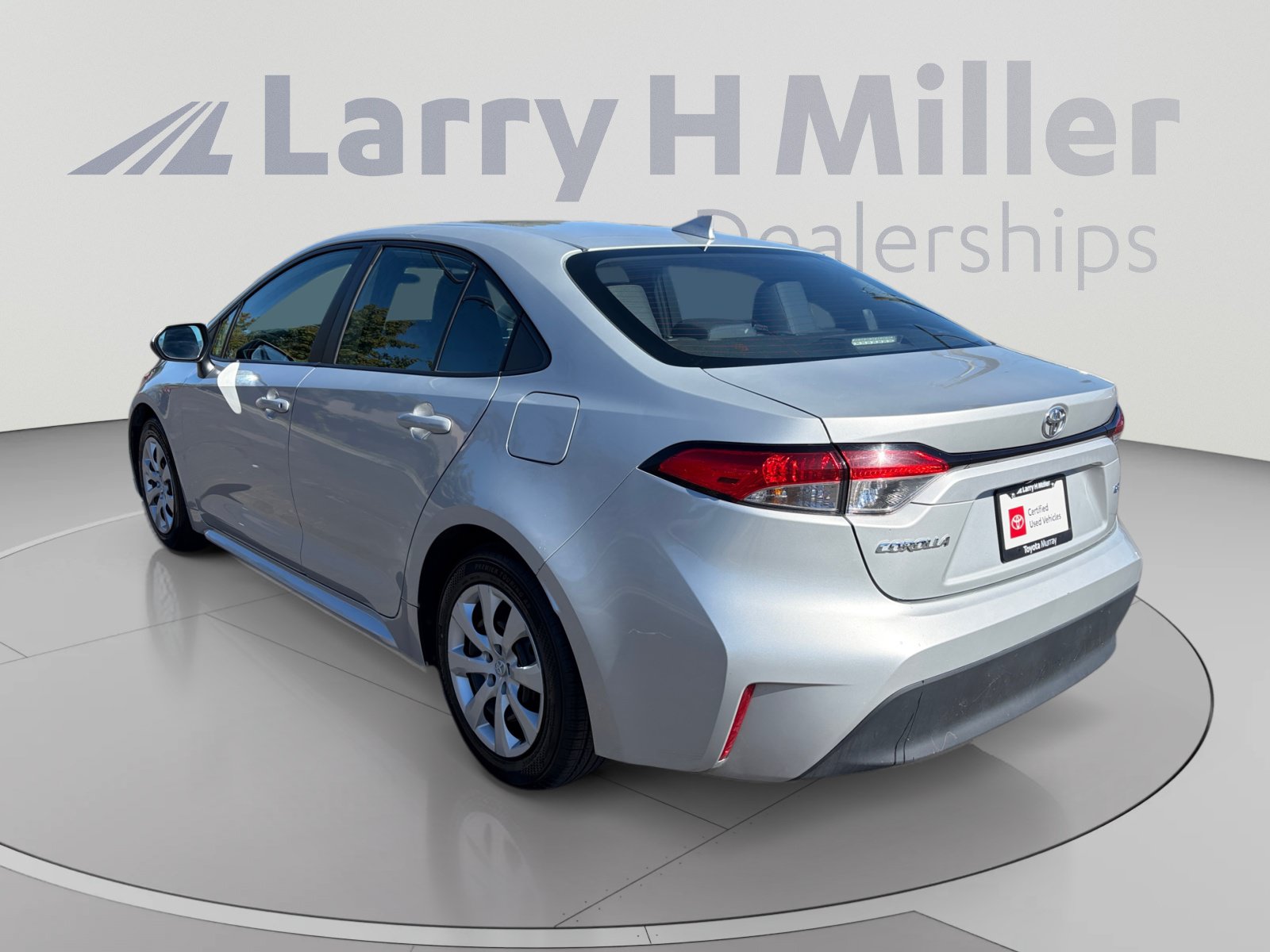 Used 2024 Toyota Corolla LE FWD image 3
