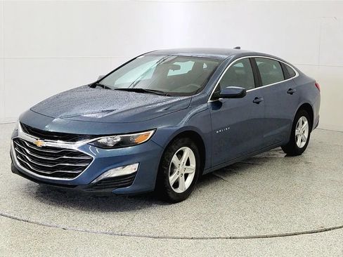 Used 2024 Chevrolet Malibu LT FWD image 3
