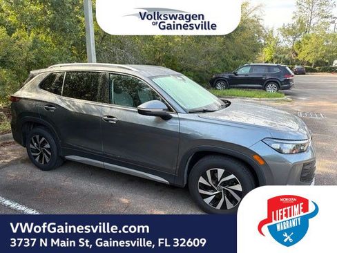 Used 2025 Volkswagen Tiguan S FWD image 4
