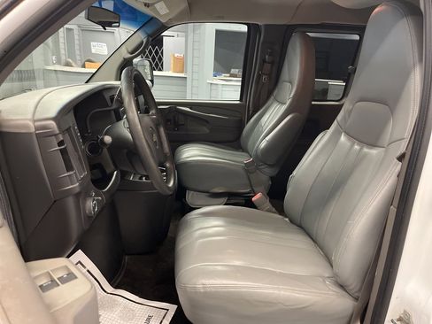 Used 2014 Chevrolet Express 3500 LT w/ LT Preferred Equipment Group image 13