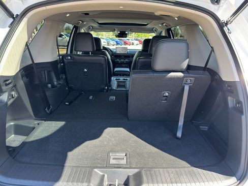 Used 2025 Honda Pilot Elite image 23