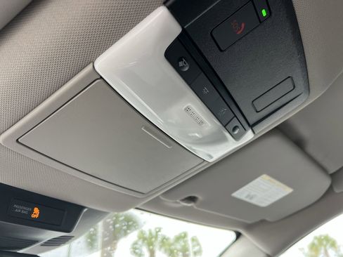 Used 2023 Nissan Rogue SV image 28