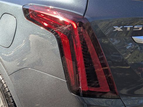 Used 2021 Cadillac XT5 Premium Luxury w/ LPO, Floor Liner Package image 10