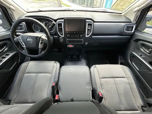 Used 2016 Nissan Titan S image 10