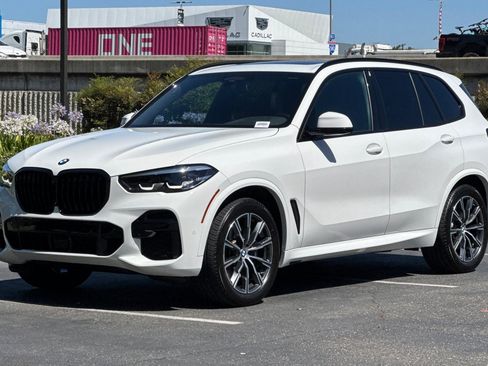 Used 2023 BMW X5 xDrive40i w/ M Sport Package AWD/4WD image 9