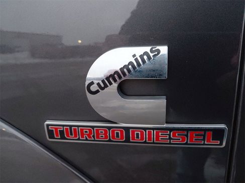 Used 2018 RAM 3500 Laramie image 28