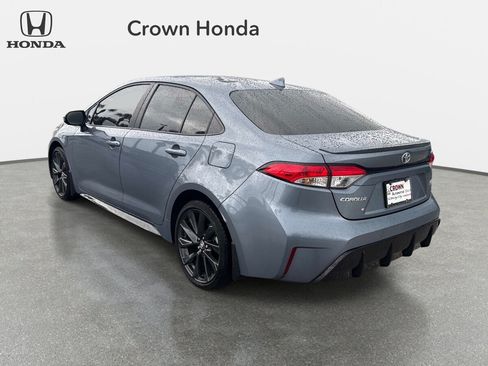 Used 2024 Toyota Corolla SE FWD image 3