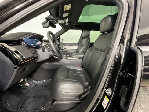 Used 2025 Land Rover Range Rover Sport Dynamic SE image 16