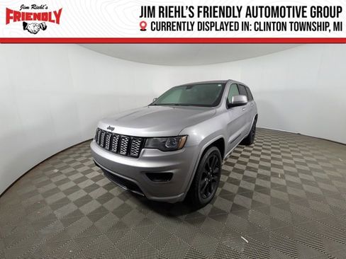 Used 2018 Jeep Grand Cherokee Altitude image 1