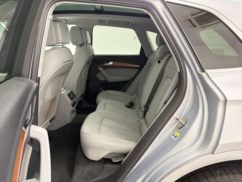 Used 2021 Audi Q5 2.0T Premium Plus w/ Premium Plus Package AWD/4WD image 14