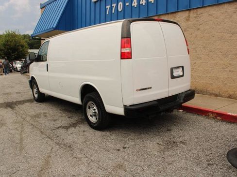 Used 2019 Chevrolet Express 2500 w/ Driver Convenience Package RWD image 5