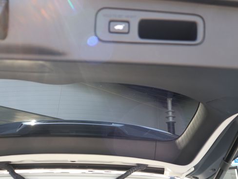 Used 2025 Honda Pilot Black Edition image 27