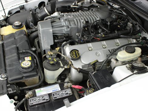 Used 2004 Ford Mustang Cobra RWD image 31