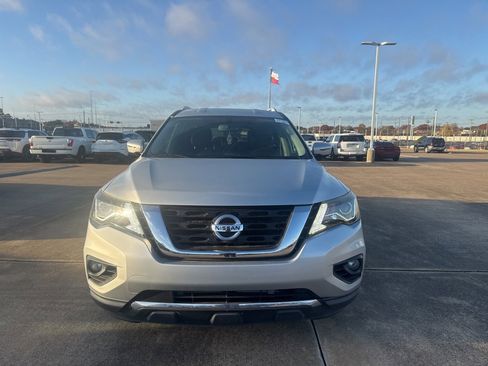 Used 2020 Nissan Pathfinder SV w/ Cargo Package image 2