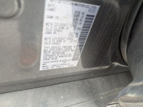 Used 2015 Nissan Rogue SV w/ SV Moonroof Package image 15