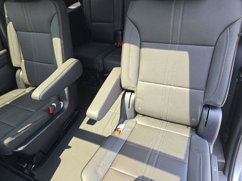 New 2025 Chevrolet Suburban High Country image 26