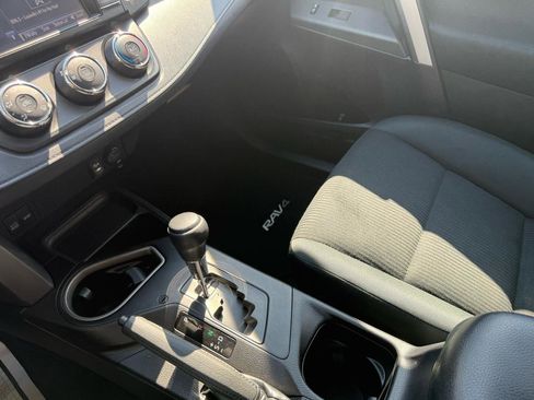 Used 2016 Toyota RAV4 LE image 12