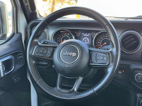 Used 2022 Jeep Gladiator Sport AWD/4WD image 27
