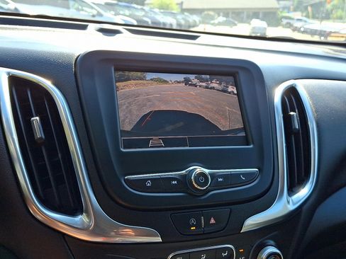 Used 2022 Chevrolet Equinox LT image 24
