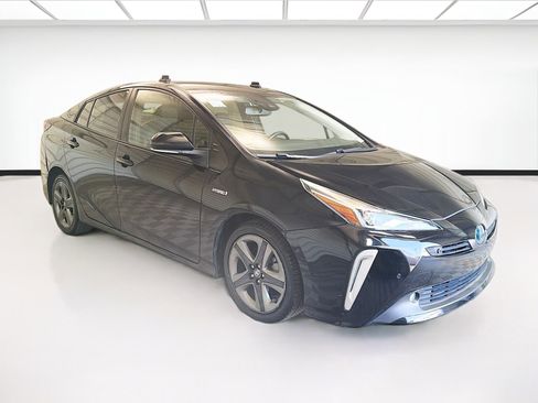 Used 2022 Toyota Prius XLE FWD image 3
