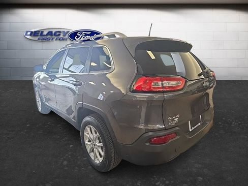 Used 2018 Jeep Cherokee Latitude Plus w/ Cold Weather Group image 4