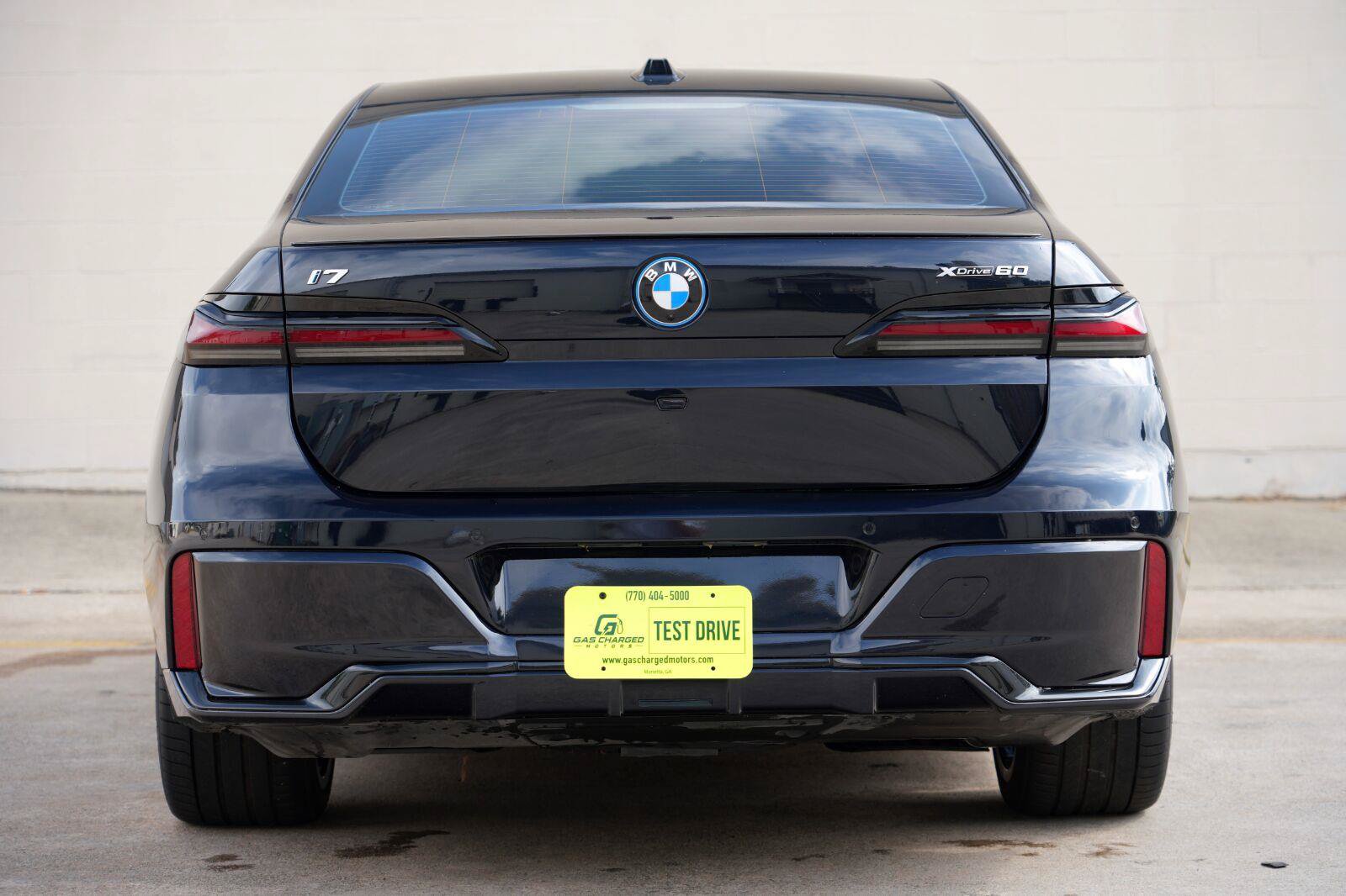 Used 2023 BMW i7 xDrive60 AWD/4WD image 11