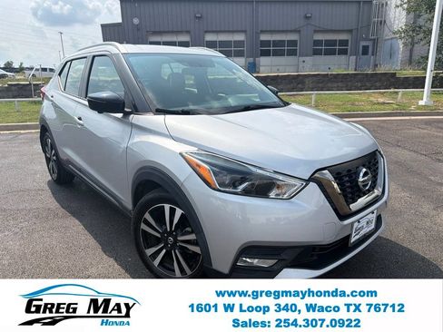Used 2019 Nissan Kicks SR w/ SR Premium Package FWD image 1