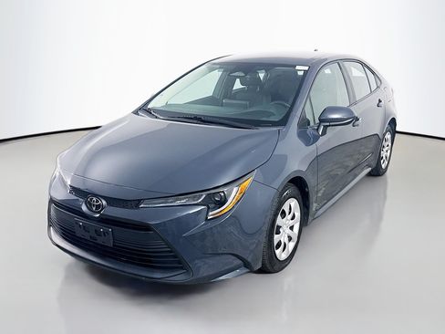 Used 2023 Toyota Corolla LE FWD image 4