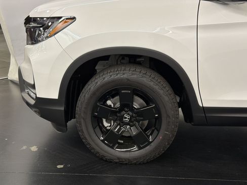 New 2026 Honda Ridgeline Black Edition image 13