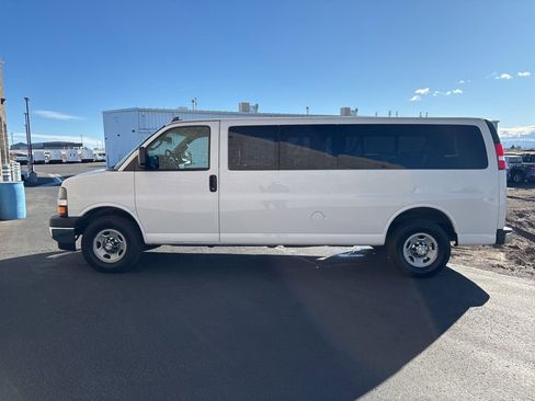 Used 2017 Chevrolet Express 3500 LT w/ LT Preferred Equipment Group image 7