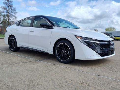 New 2026 Nissan Sentra SR image 6