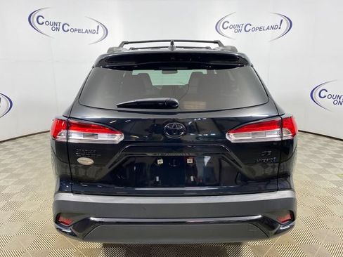 Used 2023 Toyota Corolla Cross AWD Hybrid w/ Moonroof Package image 5