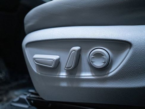 Certified 2022 Toyota Highlander XLE image 22