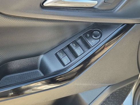 Used 2025 Chevrolet Equinox LT AWD/4WD image 13