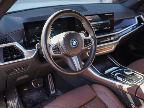 Used 2025 BMW X5 xDrive50e w/ M Sport Package image 20